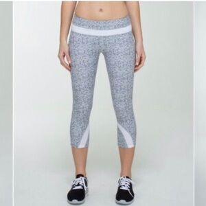Lululemon run inspire crop 11 sz 6